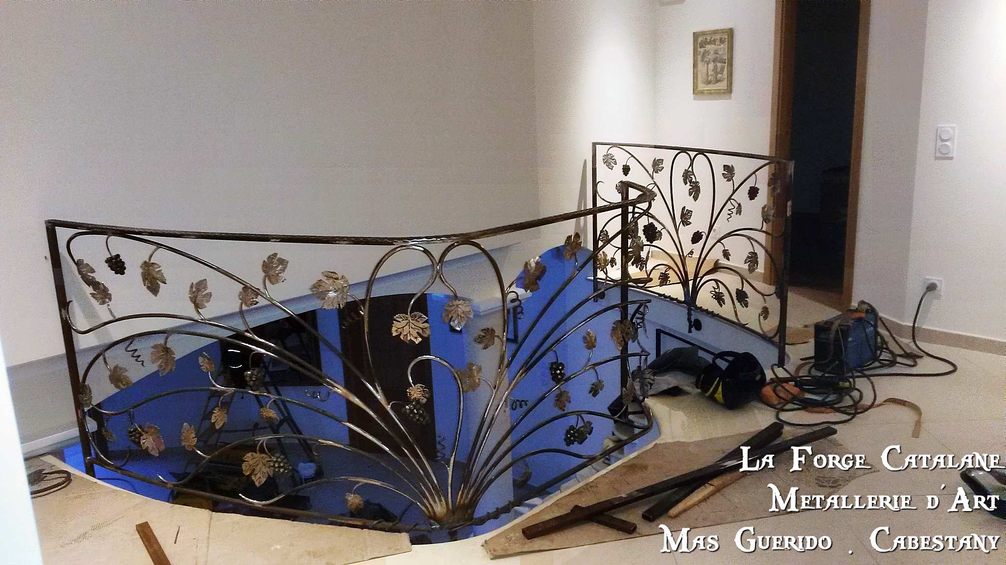 rambarde garde corps  vegetal feuille de vigne raisin fer La Forge Catalane.jpg